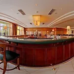 מלון Parkhotel 4*